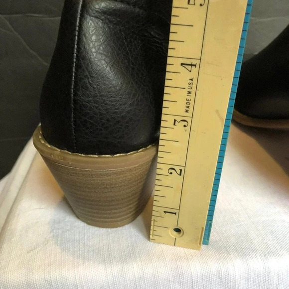 Universal Thread Boots Women Size 9 - Picture 4 of 6